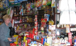 Švercuju čokolade, kozmetiku i hranu