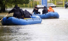 Evakuisano 200 ljudi