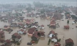 Trećina Doboja još pod vodom, ogromne štete u gradu