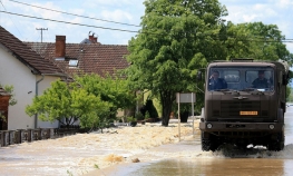 Sava nosi sve pred sobom