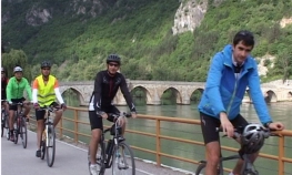 Biciklima na pokloničko putovanje pod Ostrog