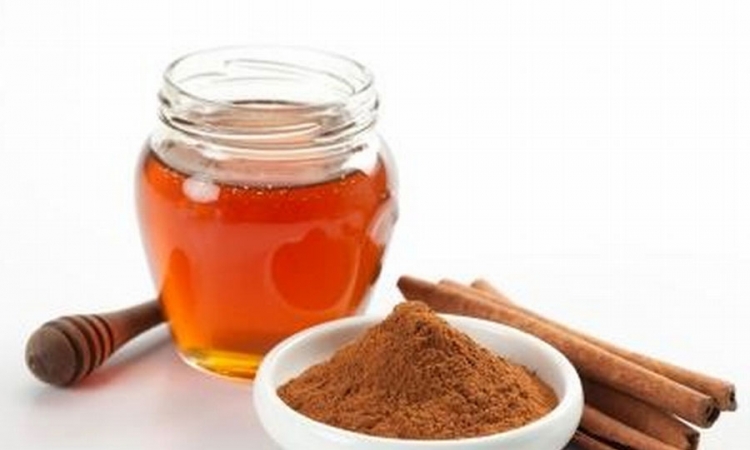 Magični napitak od meda i cimeta topi kilograme