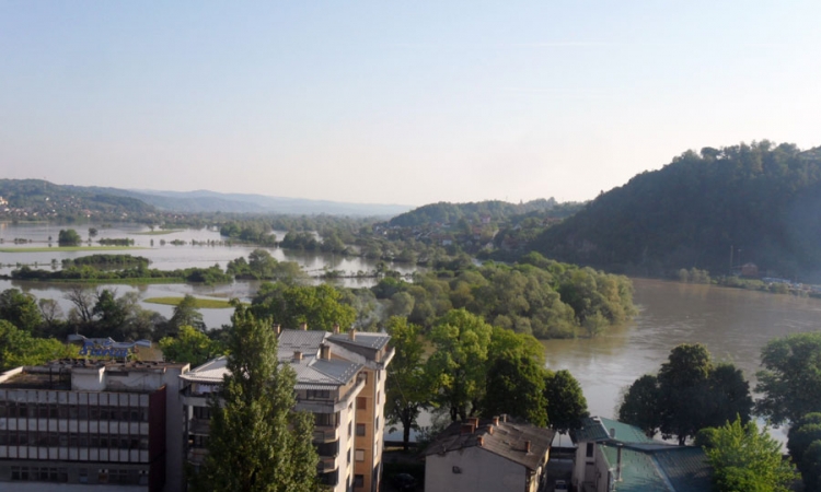 Sava se izlila u Gradišci, kritičan vodostaj Une 
