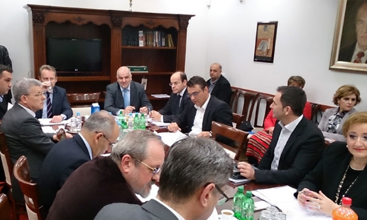 Izetbegović obećao da više neće biti smjena, Alispahić bio jedina meta