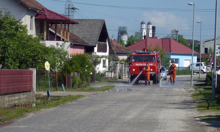 Rijeke se povlače u korita