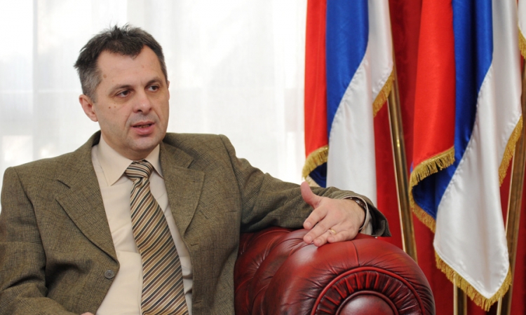Radojičić: Gdje rade kadrovi SDS-a i PDP-a i njihovi supružnici?