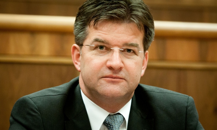 Netačne informacije sa sastanka Lajčaka i Nikolića