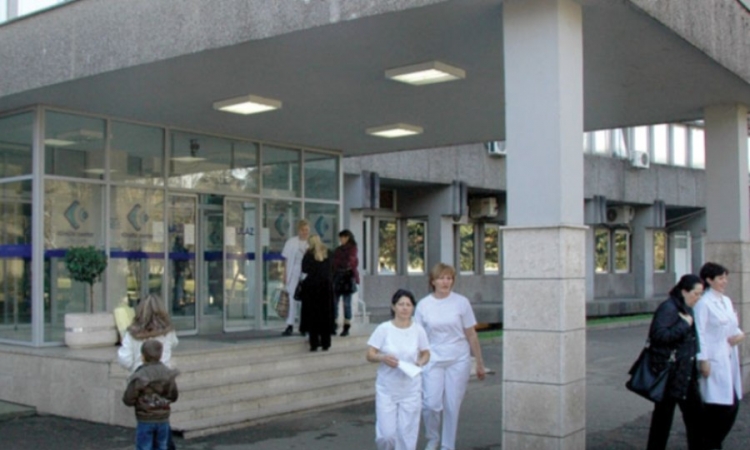 Maloljetnika ubila struja u vozu