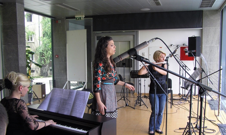 Stipendisti održali koncert u podne