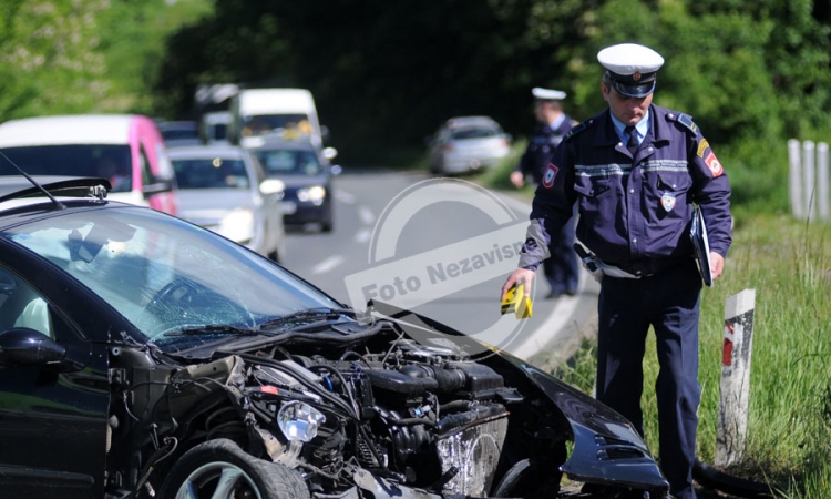 U saobraćajnoj nezgodi u Banjaluci povrijeđena jedna osoba