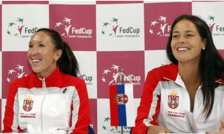 Jelena i Ana pale, Bojanin napredak
