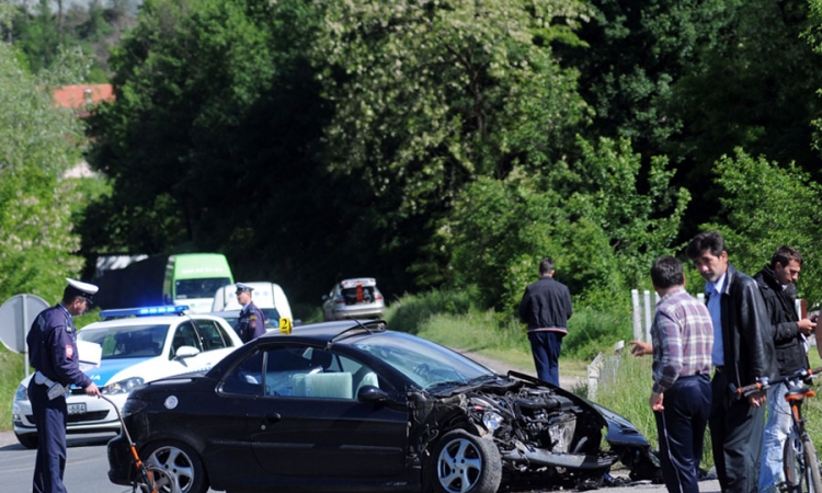 Zakucao se u BMW brzinom od 170 km/h