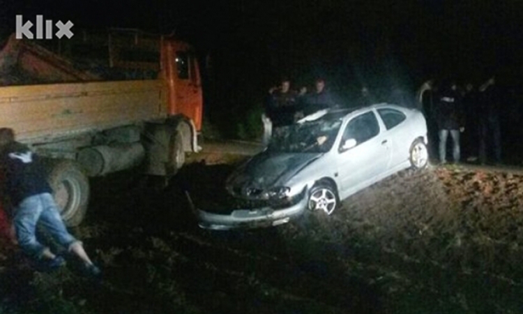 Tri mladića poginula u nesreći na putu Bužim - Velika Kladuša