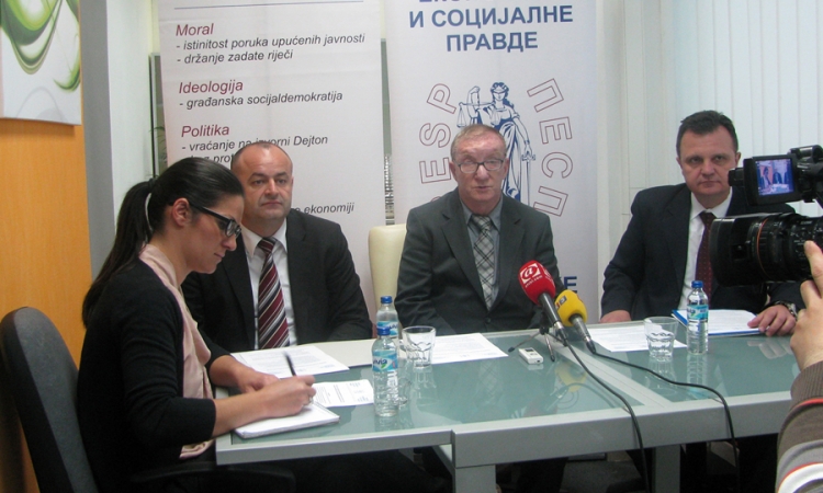 Vlajki: Ne dozvoliti ulazak BiH u vojne blokove