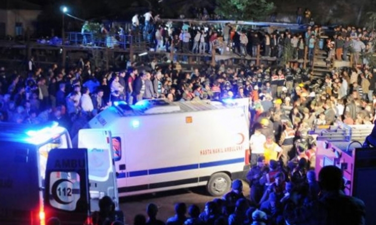 Spašeni rudar htio skinuti čizme da ne uprlja vozilo hitne pomoći