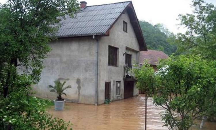 Evakuisana jedna porodica u Mišićima