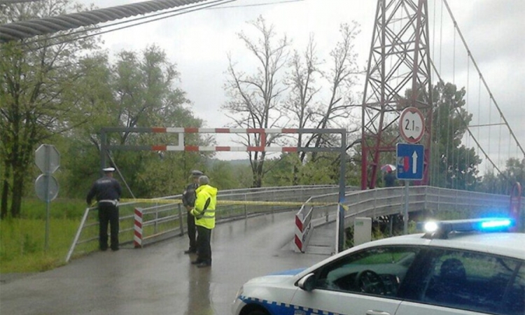 Vrbas prijeti Banjaluci, voda odnijela most u Priječanima