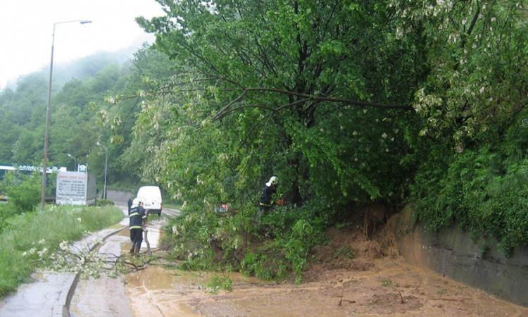 Poplave i klizišta prijete pomjeranju minskih polja