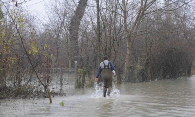 Pod vodom 3.000 kuća u Janji, nestašica hrane
