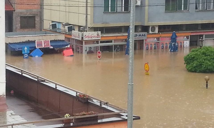 Stanje u Šamcu alarmantno, u toku evakuacija