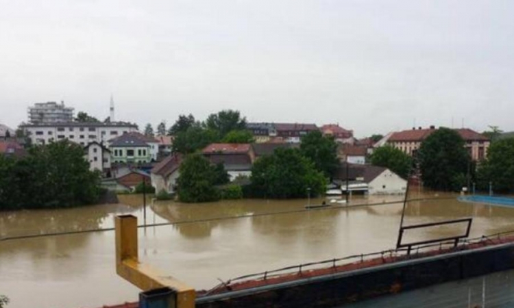  U Brčkom nedostaje lopata