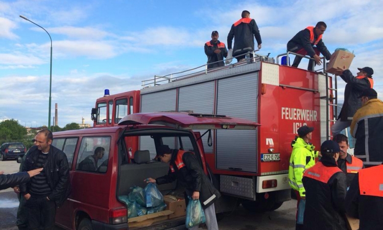 Mještani Kozarca danima pomažu prijedorskim selima