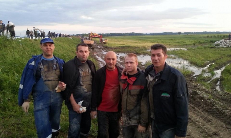 Ugljevik pomaže ugroženima u Bijeljini i Loparama