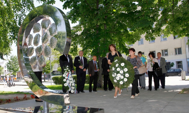 Obilježena 22. godišnjica smrti 12 beba