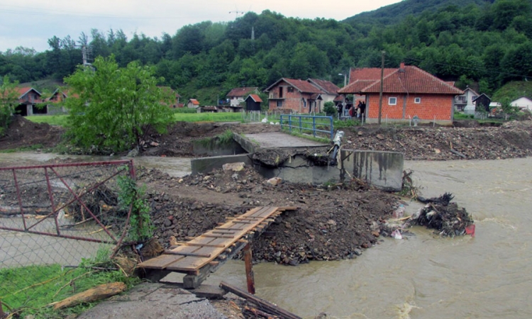 Odnesen Plavi Most, simbol naselja