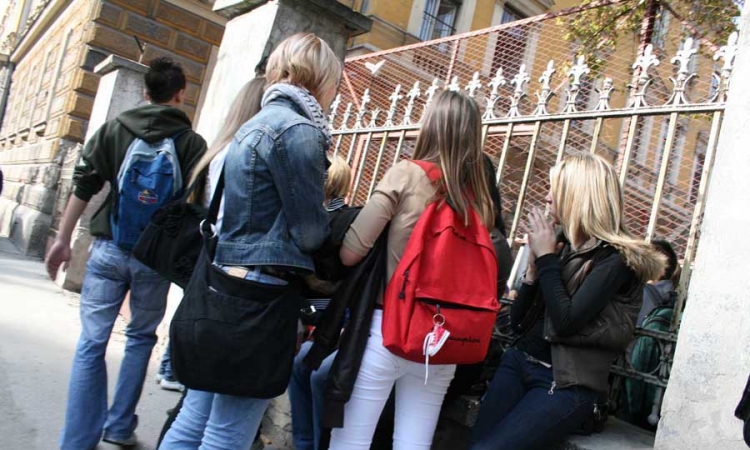 Konkurs za upis srednjoškolaca sutra u "Nezavisnim novinama"