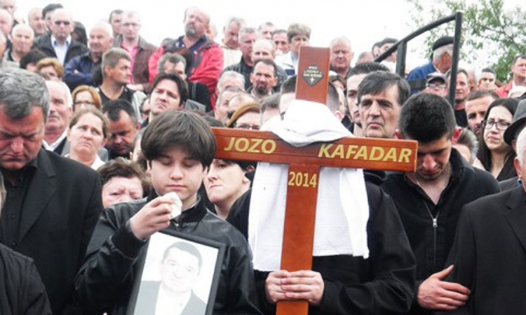 Hiljade ljudi na sahrani vlasnika "Ovnaka"