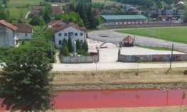 Pocrvenila rijeka u Gornjem Milanovcu, mještani u strahu