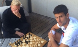 Nole igrao šah sa Bekerom