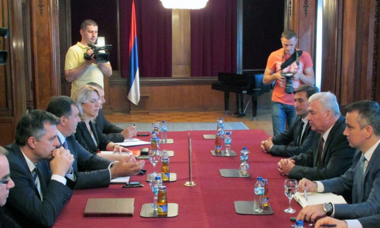 Počeo sastanak predstavnika SNSD-a i DNS-a
