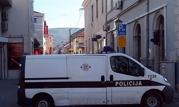 Eksplozivom na trgovačku radnju u Mostaru