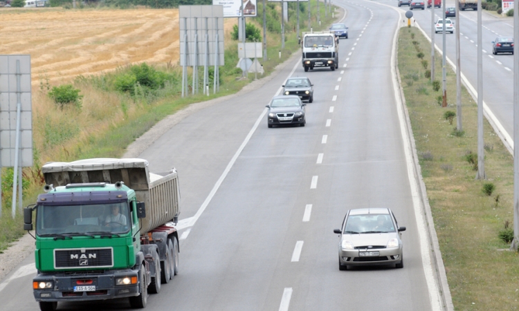Granični prelazi Šamac i Brčko i dalje zatvoreni za saobraćaj
