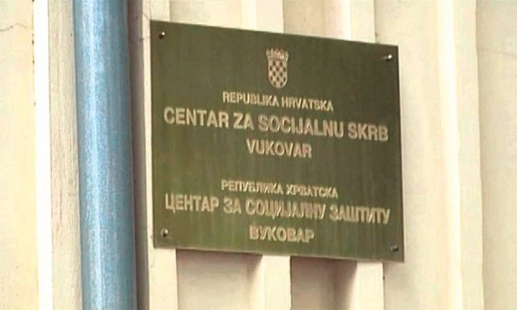 Ponovo skinuta dvojezična ploča