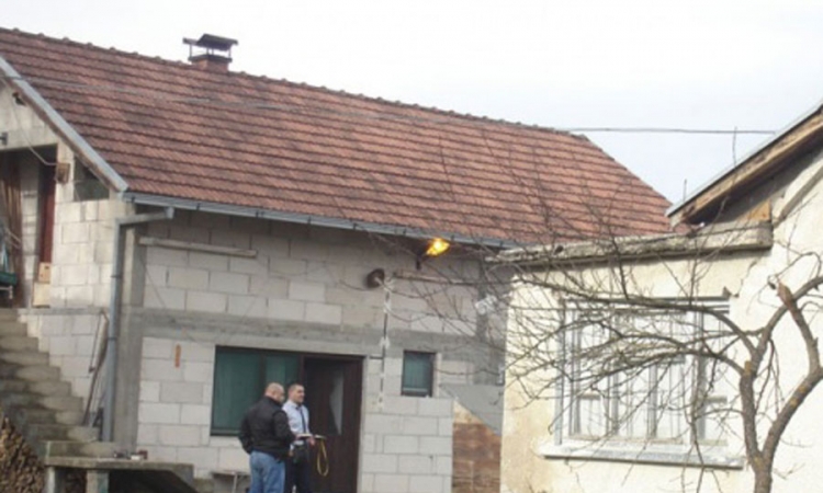 Naredio dječaku ubistvo oca i bake