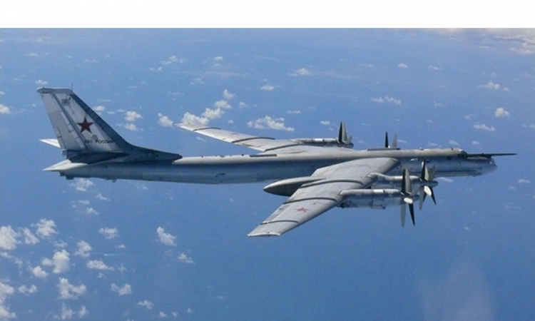 Bliski susreti ruskih bombardera i američkih F-22