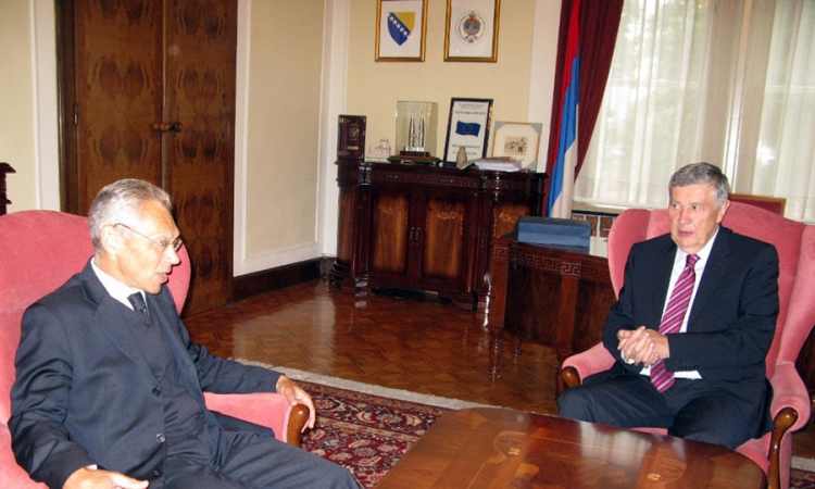 Radmanović primio u oproštajnu posjetu Bocan-Harčenka