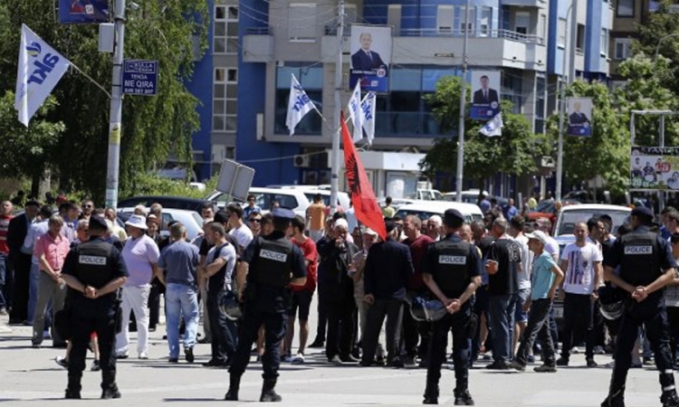 Nemiri u Kosovskoj Mitrovici zbog "parka mira"