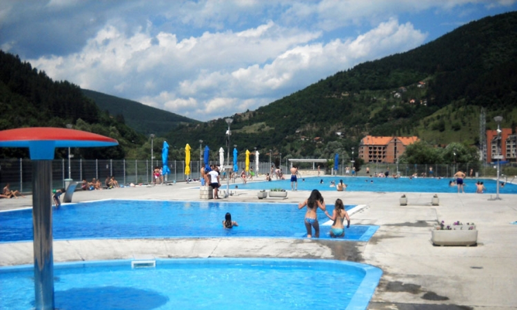 Počelo kupanje, ali ne i zvanična sezona