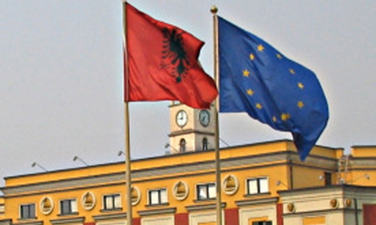  Albanija dobija status kandidata