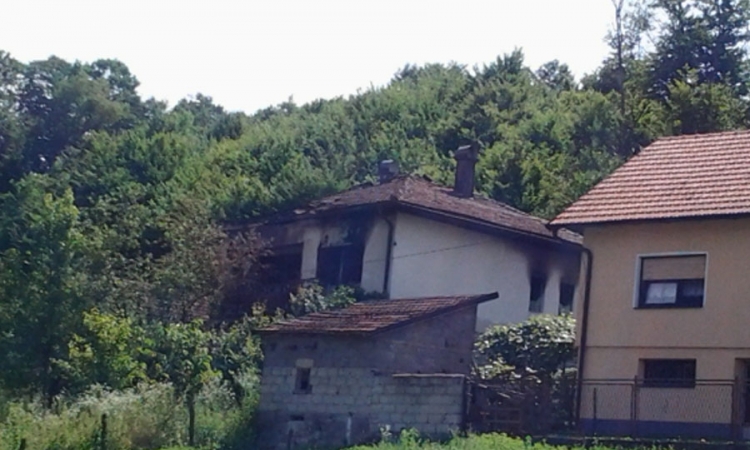 Zapaljena kuća v.d. načelnika inspekcije