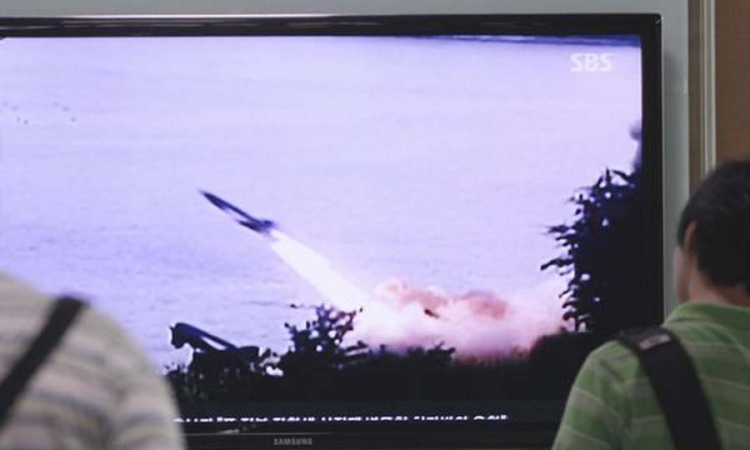 Lansiranje raketa dio rutinskih vojnih vježbi
