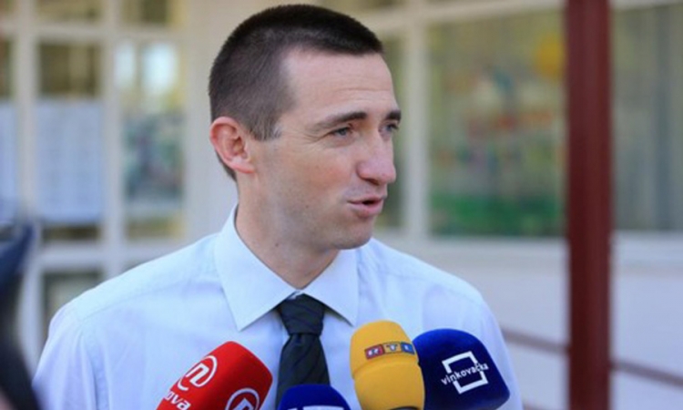 Penava: Dvojezičnost uvedena na silu