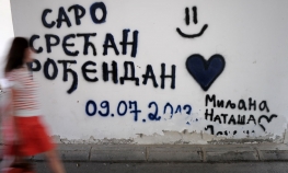 Čestitaju rođendane po fasadama