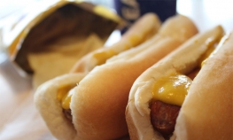 Pojeo 61 hot-dog za 10 minuta