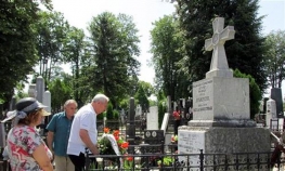 Položen vijenac na grob vođe Miće Ljubibratića