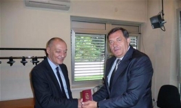 Dodiku uručen pasoš Srbije